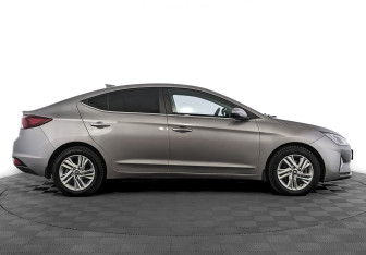 Подержанный автомобиль Hyundai Elantra Sedan 2020 года (4 фото)
