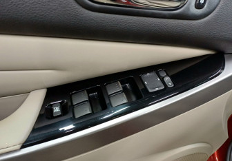 Подержанный автомобиль Mazda CX-7 2011 года (19 фото)