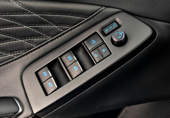 Подержанный автомобиль Toyota Avalon 2022 года (19 фото)