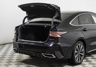 Подержанный автомобиль Chery Arrizo 8 2023 года (18 фото)