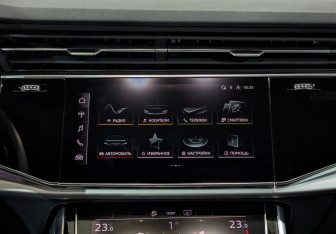 Подержанный автомобиль Audi Q7 2020 года (26 фото)