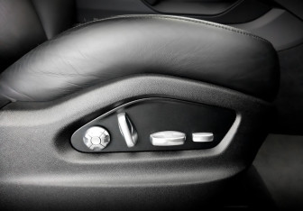 Подержанный автомобиль Porsche Cayenne 2019 года (25 фото)