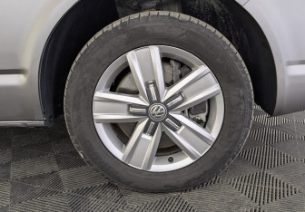 Подержанный автомобиль Volkswagen Multivan 2019 года (19 фото)
