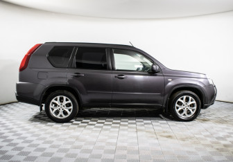 Подержанный автомобиль Nissan X-Trail 2014 года (4 фото)