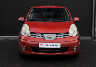 Подержанный автомобиль Nissan Note 2007 года (2 фото)