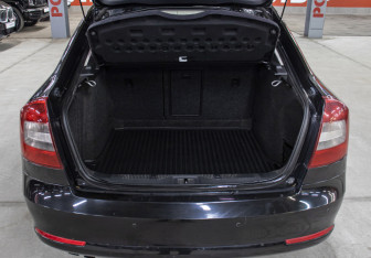 Подержанный автомобиль Skoda Octavia Liftback 2012 года (10 фото)