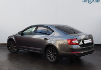 Подержанный автомобиль Skoda Octavia Liftback 2015 года (7 фото)