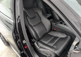 Подержанный автомобиль Volvo XC60 2018 года (21 фото)