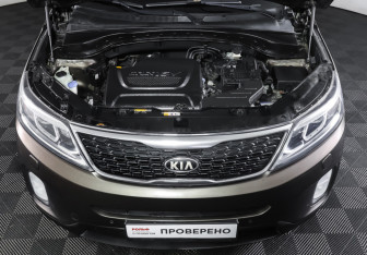 Подержанный автомобиль Kia Sorento 2013 года (9 фото)