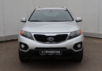 Подержанный автомобиль Kia Sorento 2011 года (2 фото)