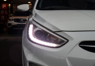 Подержанный автомобиль Hyundai Solaris Hatchback 2013 года (18 фото)