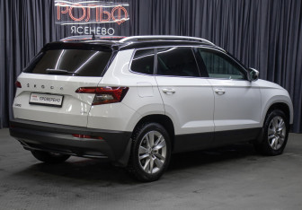 Подержанный автомобиль Skoda Karoq 2020 года (5 фото)