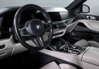 Подержанный автомобиль BMW X7 2019 года (14 фото)