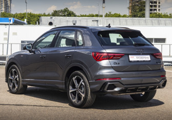 Подержанный автомобиль Audi Q3 2024 года (7 фото)