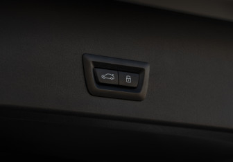 Подержанный автомобиль BMW X3 2025 года (32 фото)
