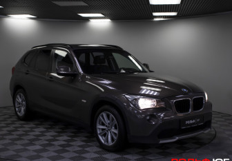 Подержанный автомобиль BMW X1 2012 года (17 фото)
