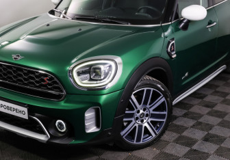 Подержанный автомобиль MINI Countryman 2020 года (24 фото)