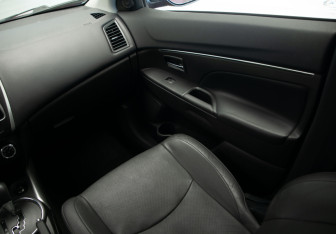 Подержанный автомобиль Mitsubishi ASX 2014 года (23 фото)
