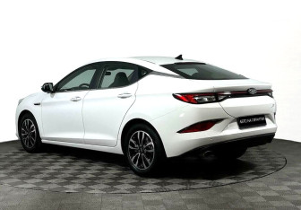 Подержанный автомобиль JAC J7 2023 года (3 фото)