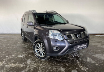 Подержанный автомобиль Nissan X-Trail 2011 года (3 фото)