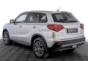 Подержанный автомобиль Suzuki Vitara 2021 года (7 фото)