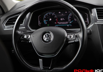 Подержанный автомобиль Volkswagen Tiguan 2019 года (12 фото)