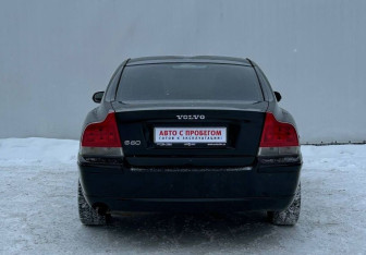 Подержанный автомобиль Volvo S60 2008 года (6 фото)