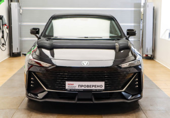Подержанный автомобиль Changan UNI-V 2024 года (2 фото)