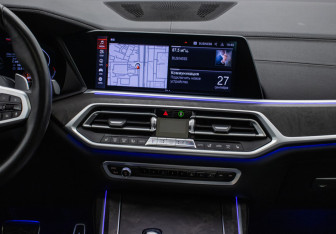 Подержанный автомобиль BMW X7 2021 года (13 фото)