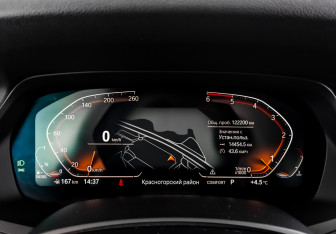 Подержанный автомобиль BMW X5 2018 года (16 фото)