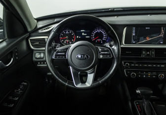 Подержанный автомобиль Kia Optima Sedan 2019 года (12 фото)