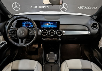 Подержанный автомобиль Mercedes-Benz GLB 2021 года (14 фото)