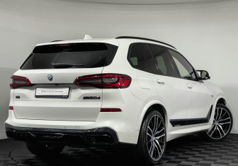 Подержанный автомобиль BMW X5 2019 года (2 фото)