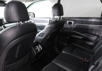 Подержанный автомобиль Kia Sorento 2020 года (12 фото)