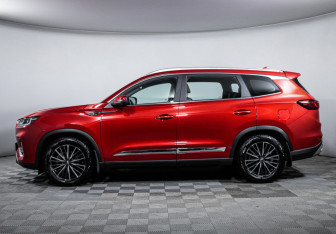 Подержанный автомобиль Chery Tiggo 8 Pro 2022 года (8 фото)