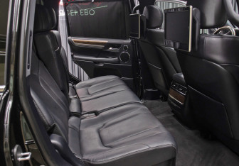 Подержанный автомобиль Lexus LX 2017 года (12 фото)