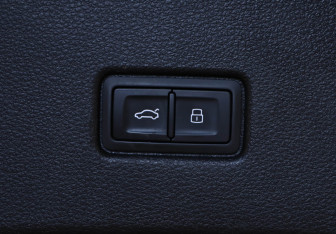 Подержанный автомобиль Audi Q5 2021 года (20 фото)