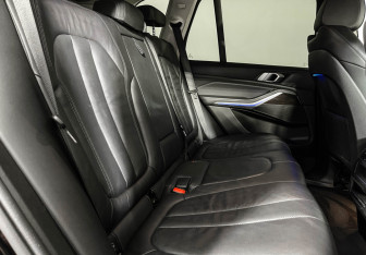 Подержанный автомобиль BMW X5 2020 года (14 фото)