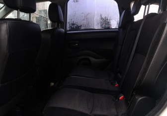 Подержанный автомобиль Citroen C-Crosser 2011 года (10 фото)