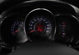 Подержанный автомобиль Kia Rio Sedan 2015 года (12 фото)