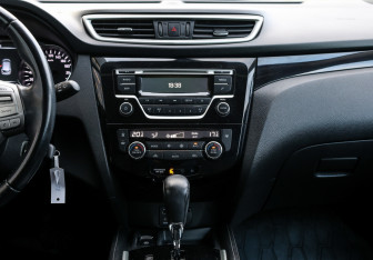 Подержанный автомобиль Nissan Qashqai 2017 года (14 фото)