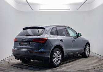 Подержанный автомобиль Audi Q5 2014 года (5 фото)