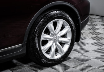 Подержанный автомобиль Infiniti QX50 2015 года (11 фото)