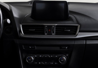 Подержанный автомобиль Mazda 3 Sedan 2018 года (13 фото)