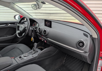 Подержанный автомобиль Audi A3 Hatchback 2013 года (11 фото)