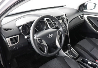 Подержанный автомобиль Hyundai i30 Hatchback 2016 года (9 фото)