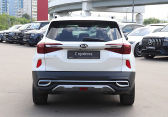 Подержанный автомобиль Kia Seltos 2020 года (6 фото)