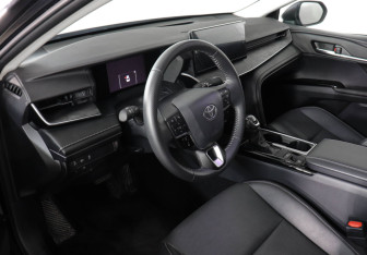Подержанный автомобиль Toyota Camry Sedan 2024 года (9 фото)