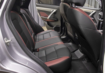 Подержанный автомобиль Geely Coolray 2023 года (12 фото)