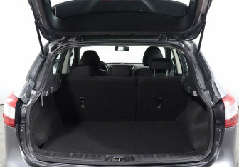 Подержанный автомобиль Nissan Qashqai 2014 года (12 фото)